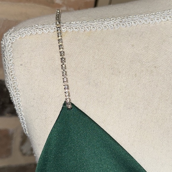 DO+BE Emerald Satin Camisole Rhinestone Spaghetti Strap Gorgeous Jewel Tone Cami - Picture 4 of 15